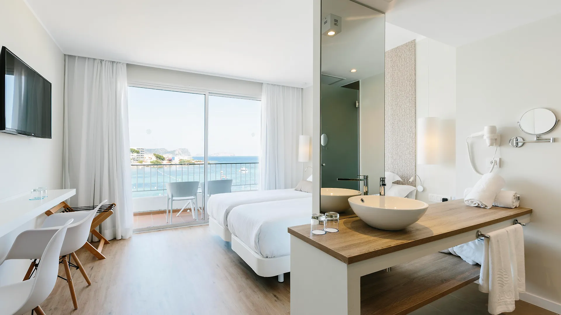 Aluasoul Ibiza - Adults Only Hotel Es Canar