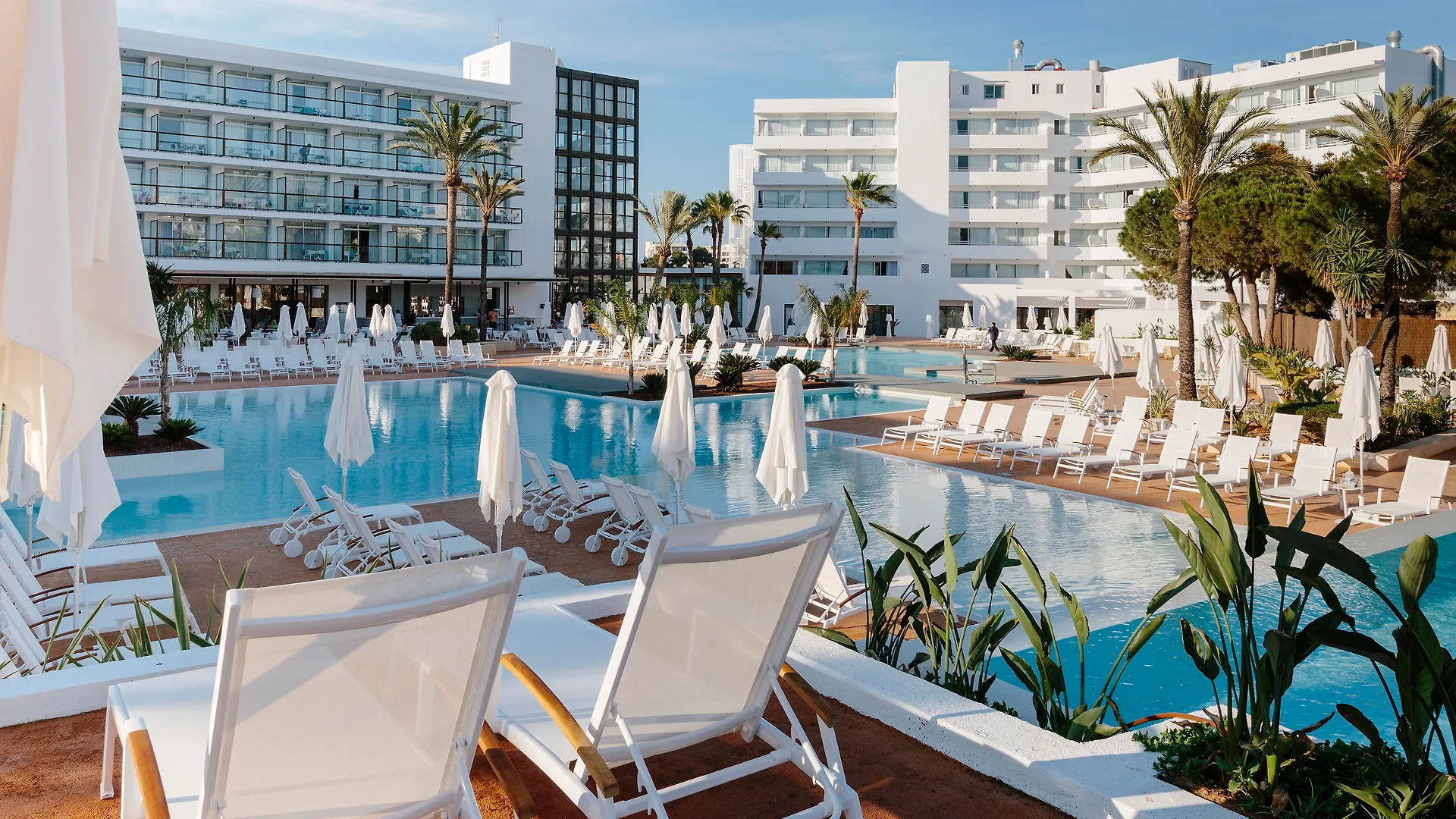 Aluasoul Ibiza - Adults Only Hotel Es Canar