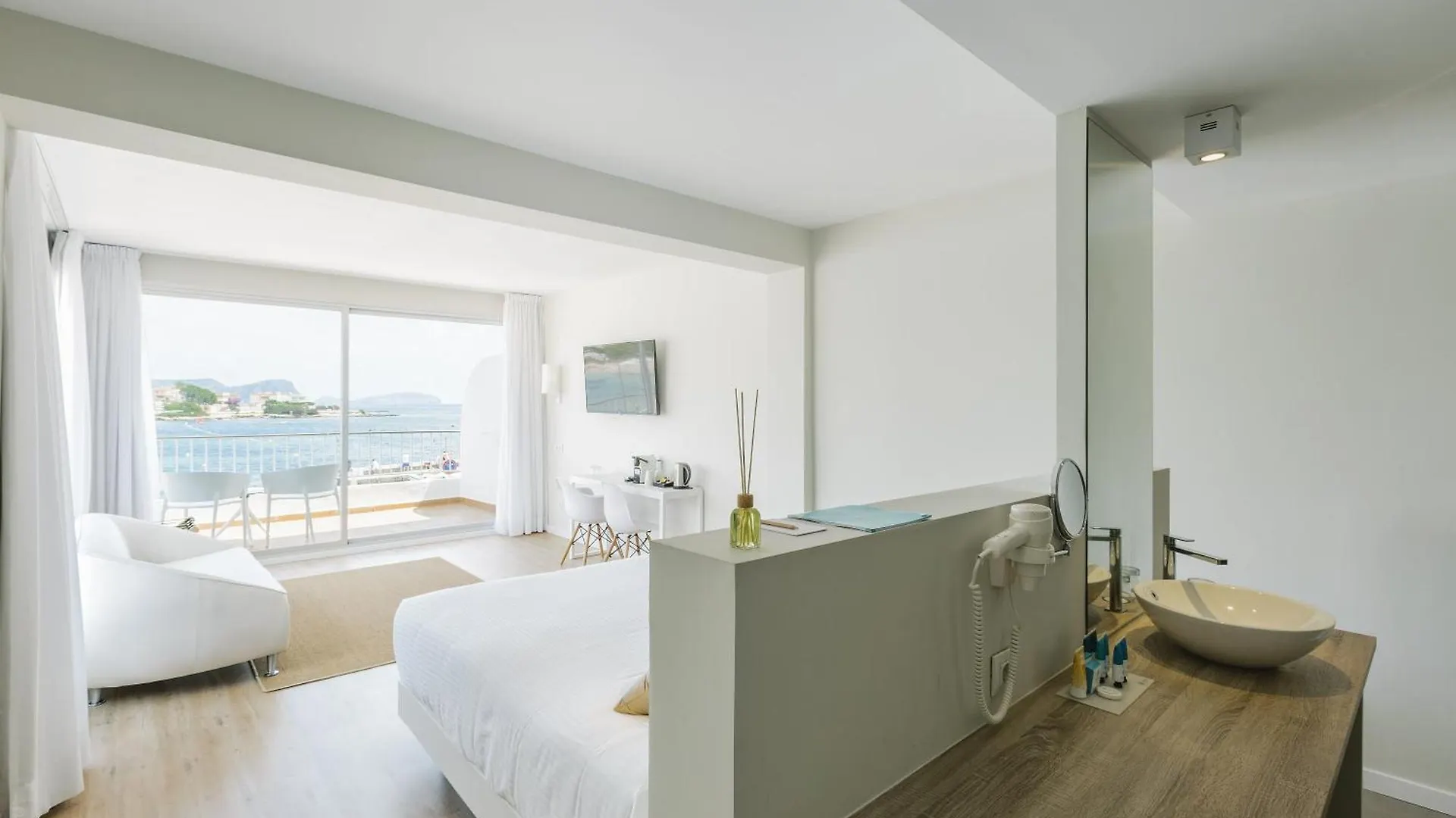 Aluasoul Ibiza - Adults Only Hotel Es Canar
